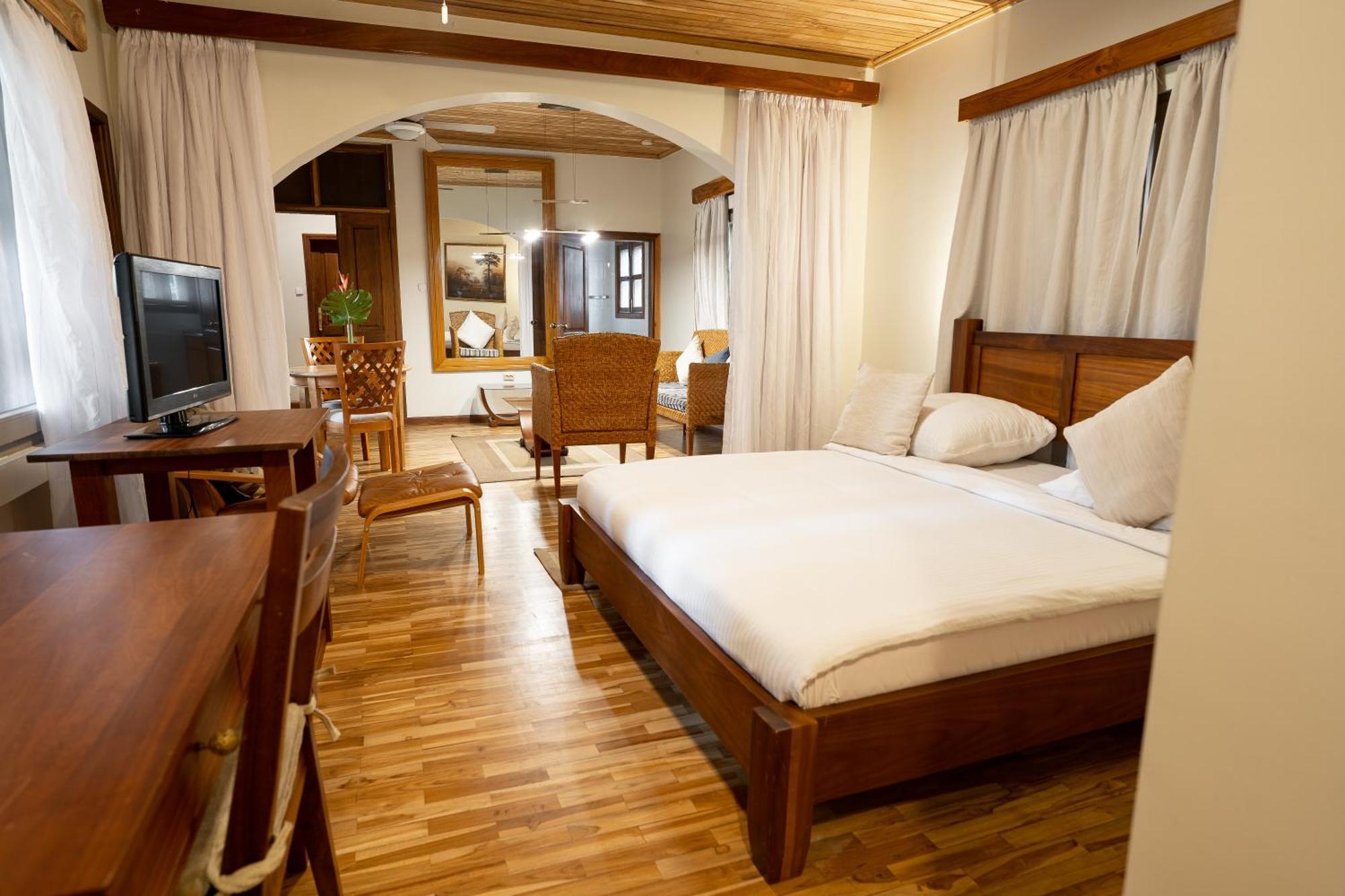 Esther'S Hotel أكرا المظهر الخارجي الصورة