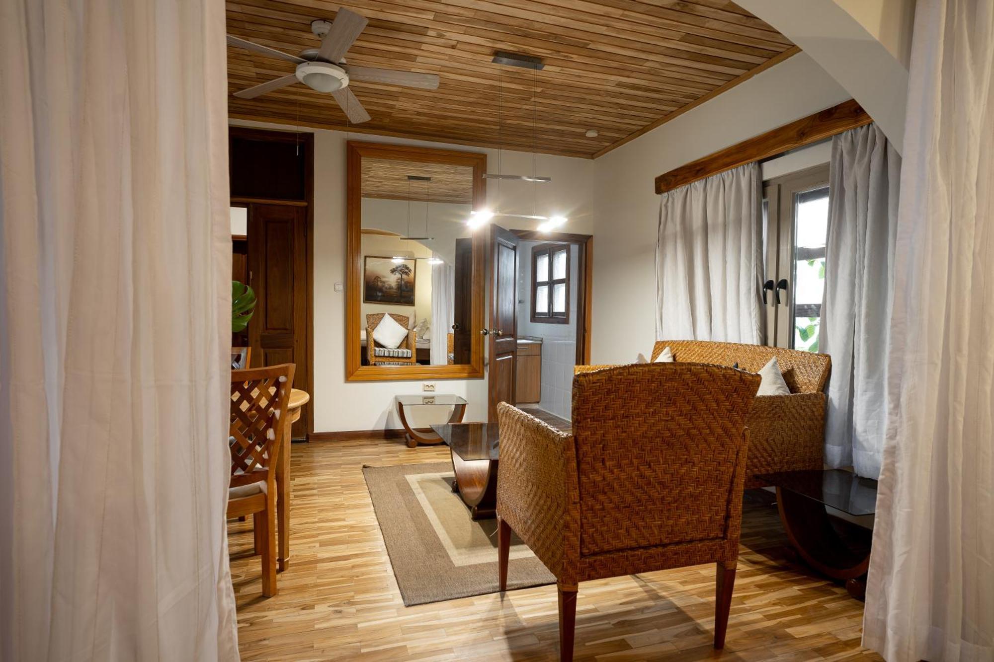 Esther'S Hotel أكرا المظهر الخارجي الصورة