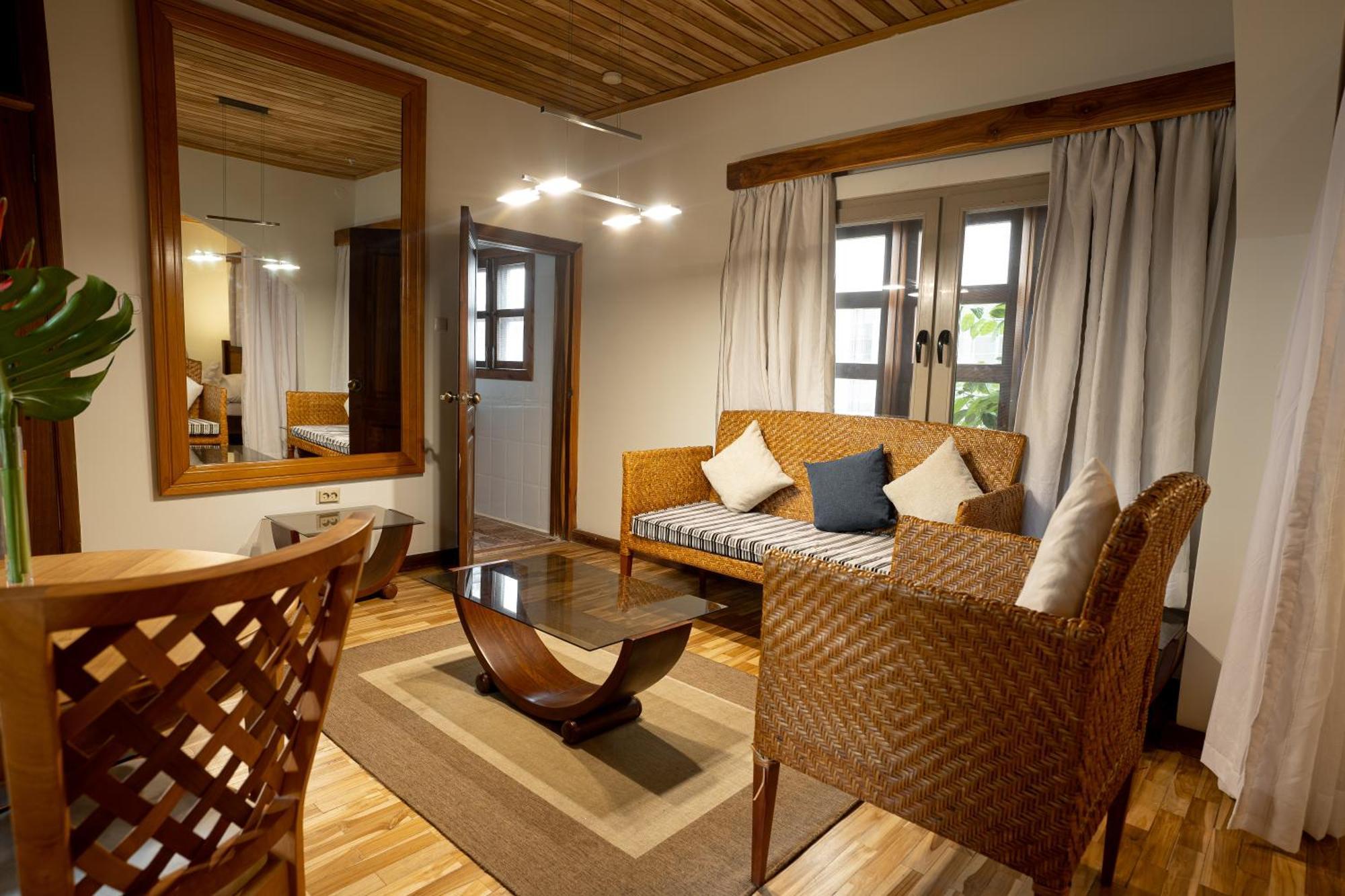 Esther'S Hotel أكرا المظهر الخارجي الصورة