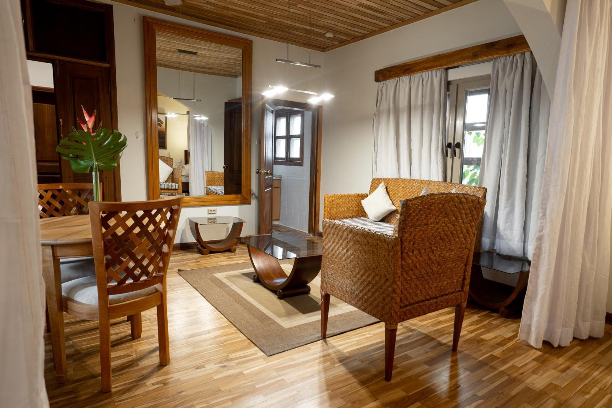 Esther'S Hotel أكرا المظهر الخارجي الصورة