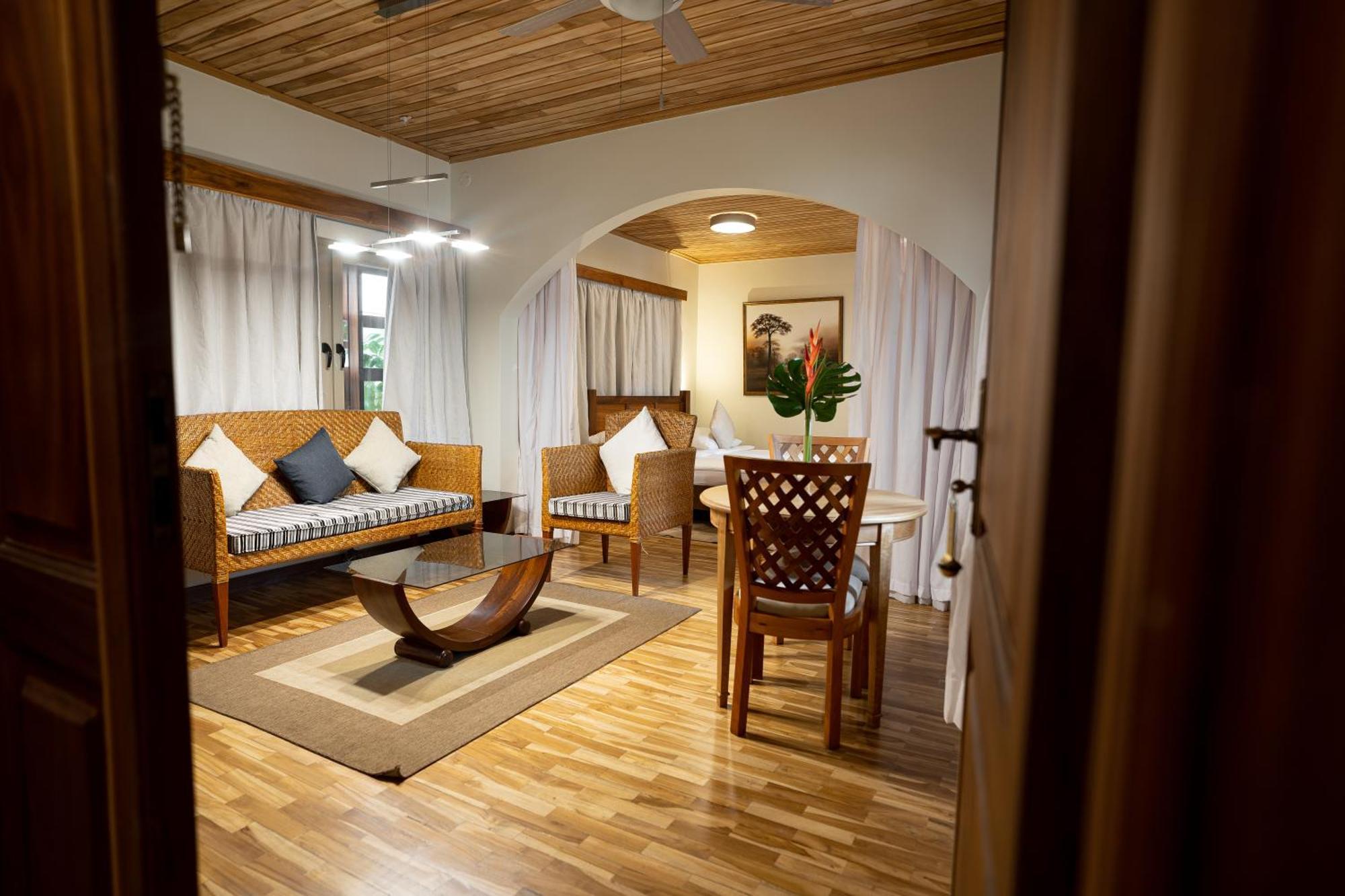 Esther'S Hotel أكرا المظهر الخارجي الصورة