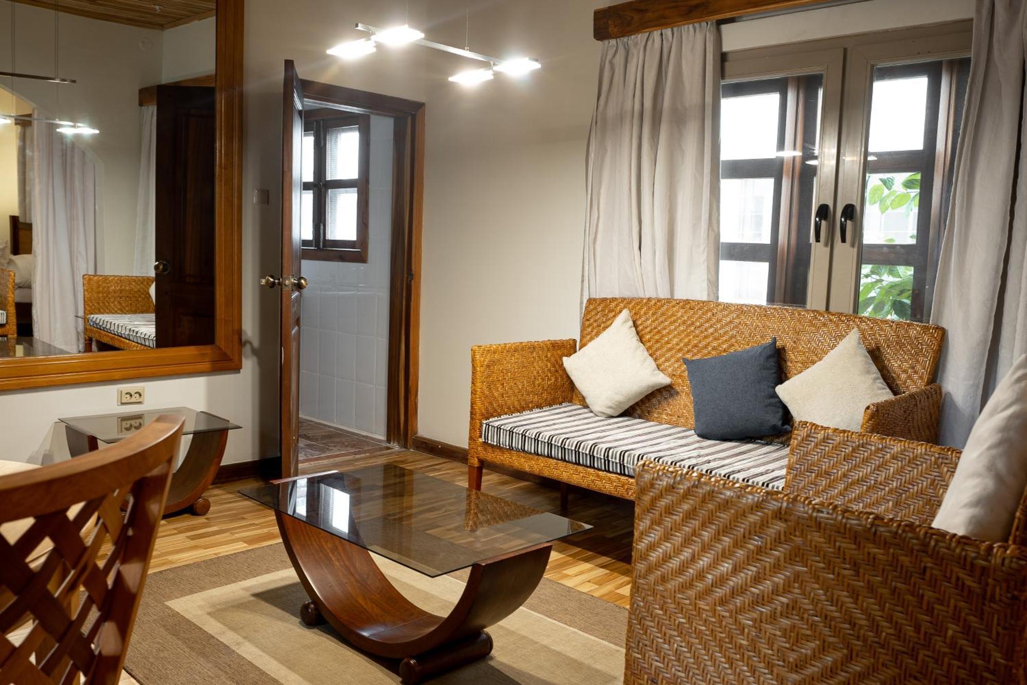 Esther'S Hotel أكرا المظهر الخارجي الصورة