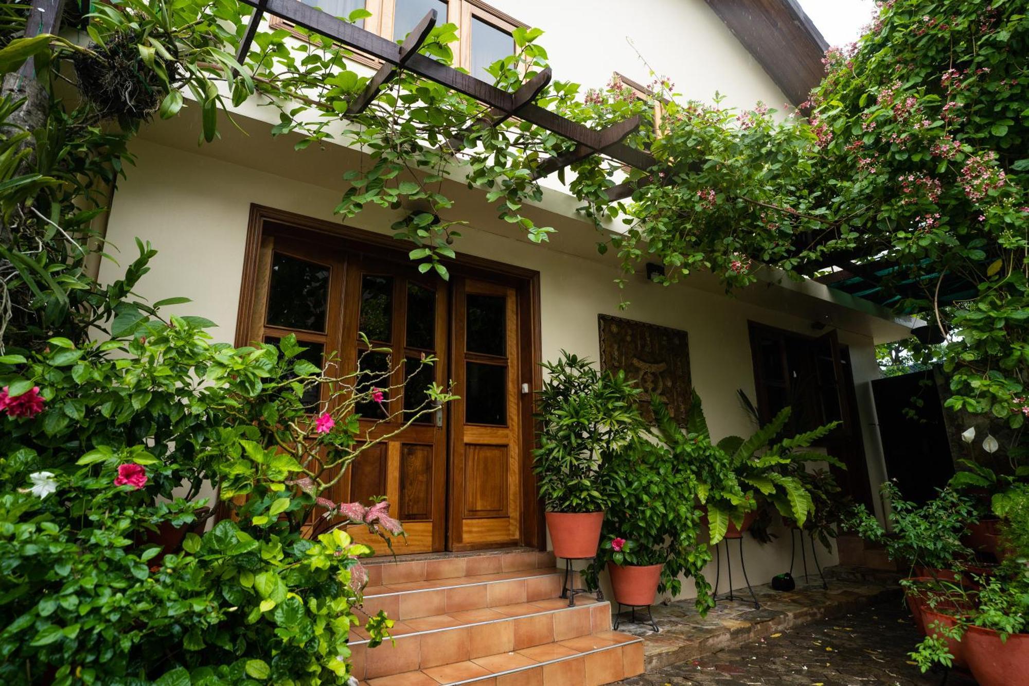 Esther'S Hotel أكرا المظهر الخارجي الصورة