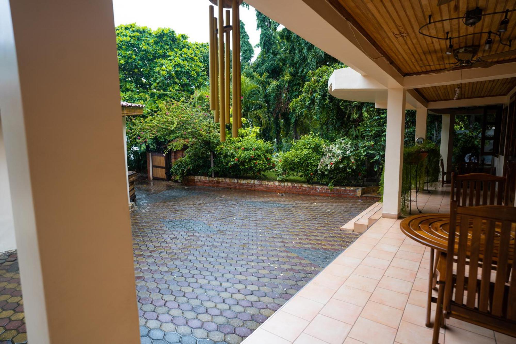 Esther'S Hotel أكرا المظهر الخارجي الصورة