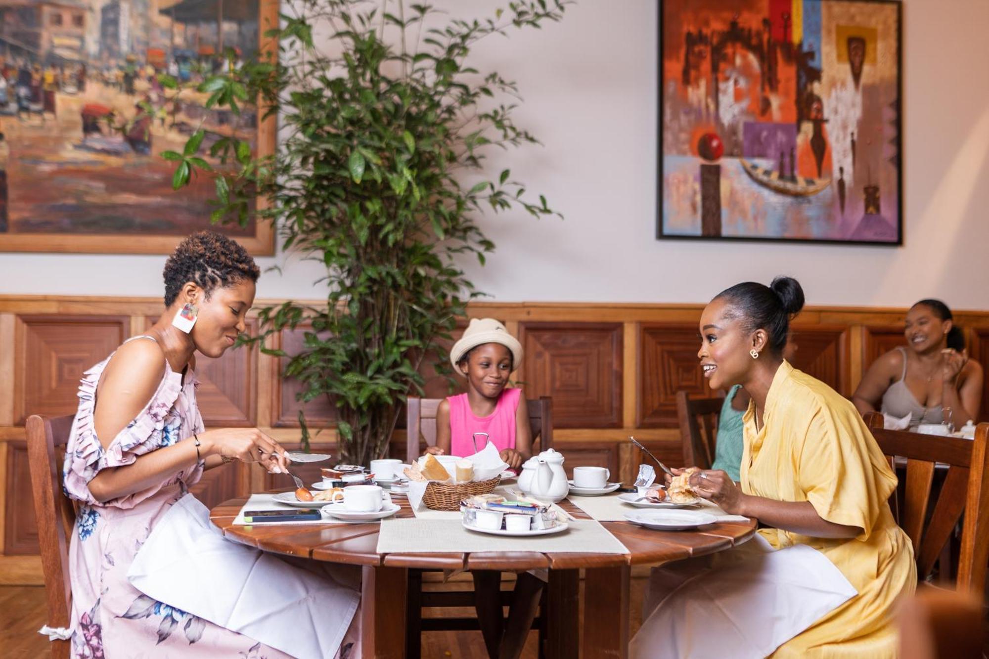Esther'S Hotel أكرا المظهر الخارجي الصورة